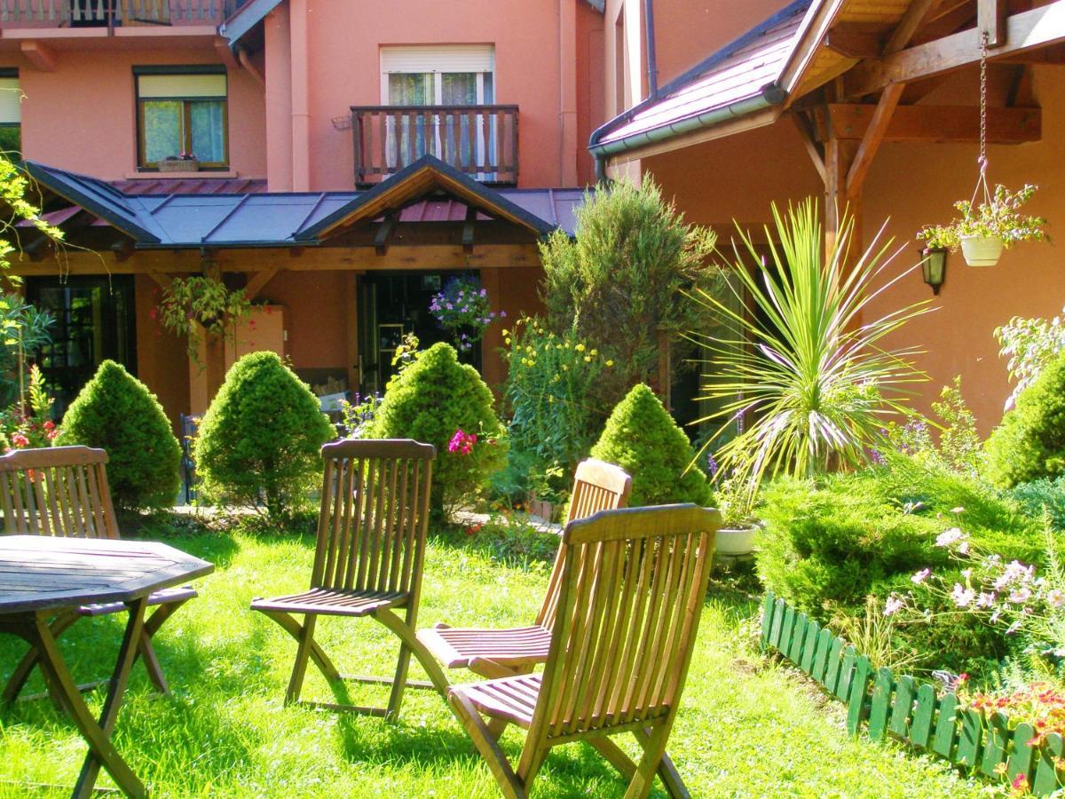 L'Auberge Des Gourmets Hotel Restaurant Le Vaudioux エクステリア 写真