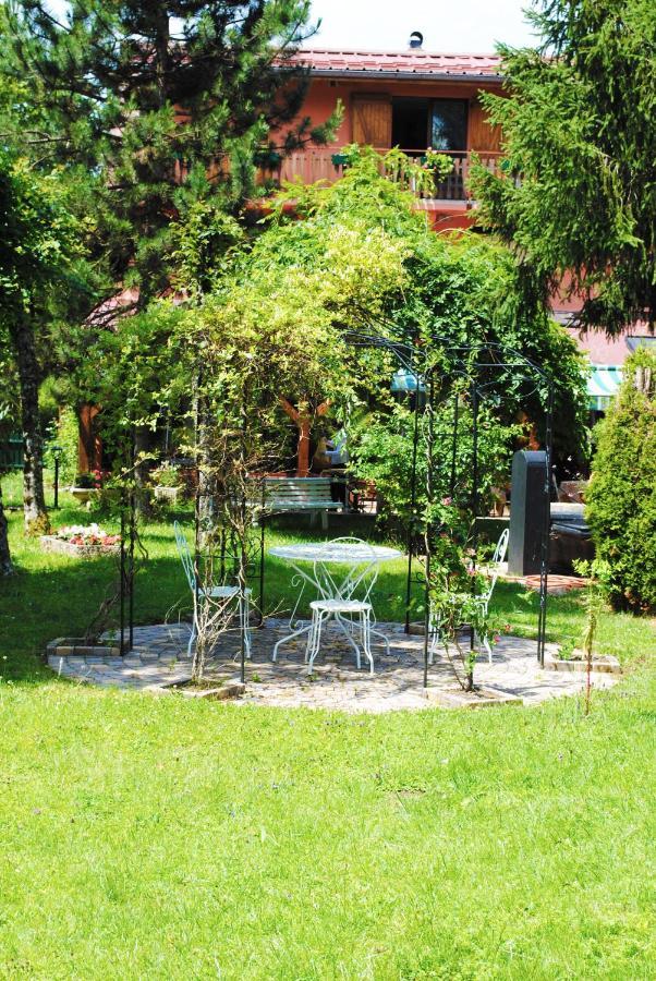 L'Auberge Des Gourmets Hotel Restaurant Le Vaudioux エクステリア 写真